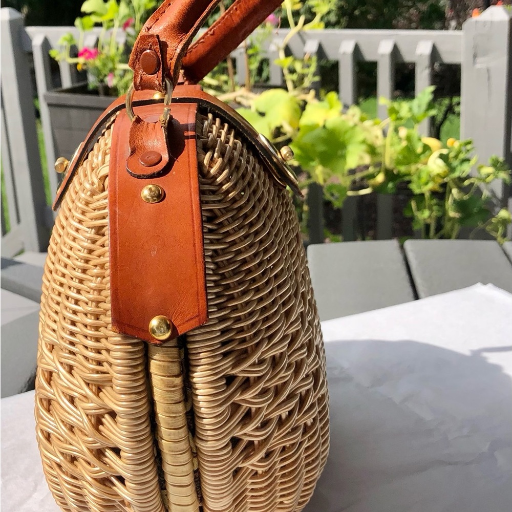 Woven vintage Straw Basket Bag with Brown Leather Trim - Picture 4 of 12